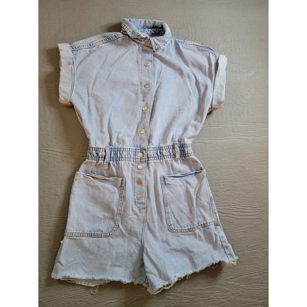 Zara Light Wash Denim Romper XS Short Sleeve Button Front Raw Hem Elastic Waist